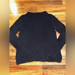 Women’s Scrunch Top